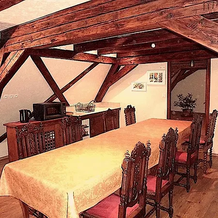 A La Cour De L'abbaye D'autrey * Riquewihr